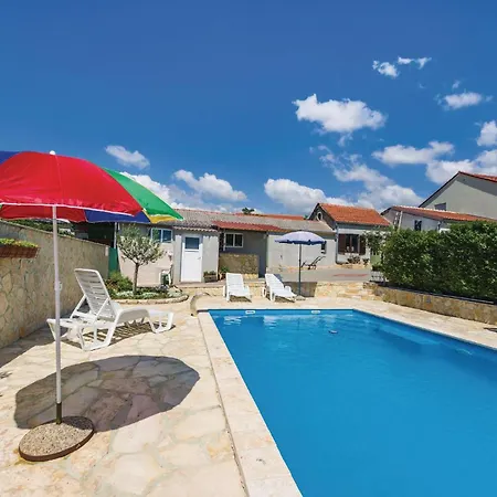 Cozy Apartment In Vrana With Swimming Pool Appartement *